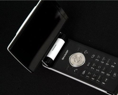 ��AQUOSƷ���ƹ����ս����й��߶��ֻ��г�