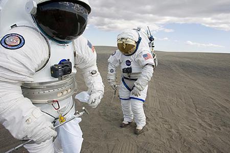 NASA测试未来登月装备拟建月球基地(组图)(3)