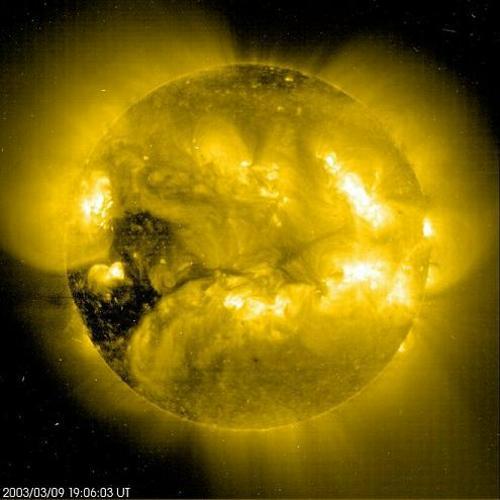 观测显示太阳使地球大气层有节奏地呼吸