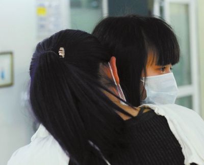 靓靓离世，亲人难掩悲伤。