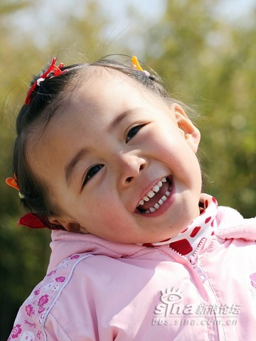 新浪宝宝笑脸19:漂亮的小女孩(图)
