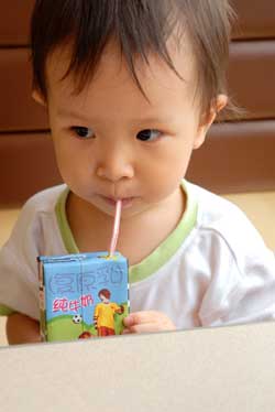 孩子每天喝多少酸奶合适?_营养