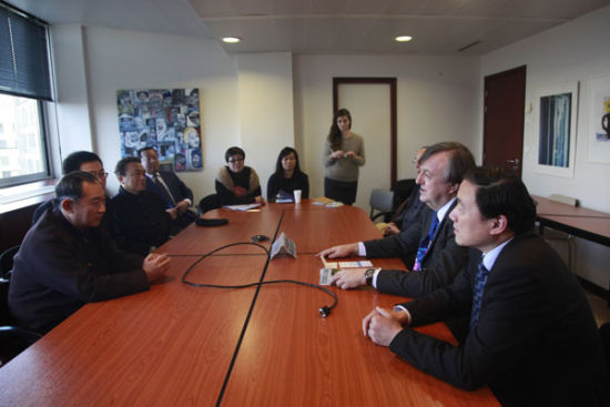 李若弘主席与联合国教科文组织官员会谈