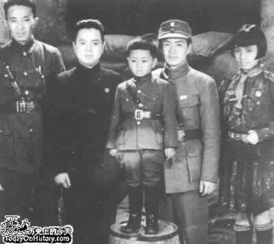 1938年7月3日,电影《八百壮士》在国内外引起