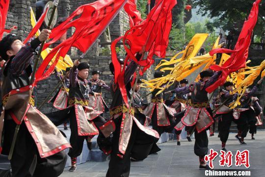 第八届中国长江三峡国际旅游节开幕(图)