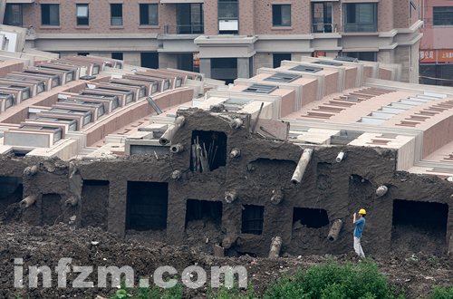 地基土体整体平移，如剪刀一般剪断了大楼的基桩 图/CFP