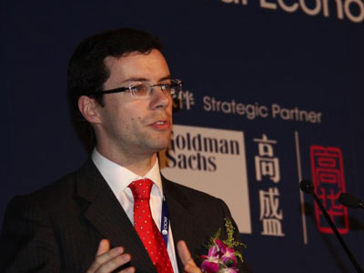 “2009中国国际资本论坛”11月6日在北京威斯汀大酒店举行,其主题是“预测与展望——全球经济复苏与资本市场展望”。图为安本资产管理公司亚洲股票团队投资经理彼得-泰勒。(图片来源:新浪财经) “2009中国国际资本论坛”11月6日在北京威斯汀大酒店举行,其主题是“预测与展望——全球经济复苏与资本市场展望”。图为安本资产管理公司亚洲股票团队投资经理彼得-泰勒。(图片来源:新浪财经)