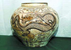 元代青花龙纹梅瓶估价过亿：全国仅存百件_业界聚焦_新浪收藏_新浪网