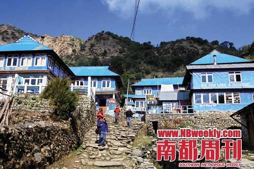 这些简陋的小旅馆,因为背后的雪山,显得格外令人着迷,不输任何奢华度假酒店。 这些简陋的小旅馆,因为背后的雪山,显得格外令人着迷,不输任何奢华度假酒店。