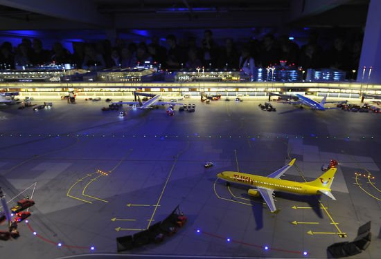 图文:世界最大模型机场乐园对外开放