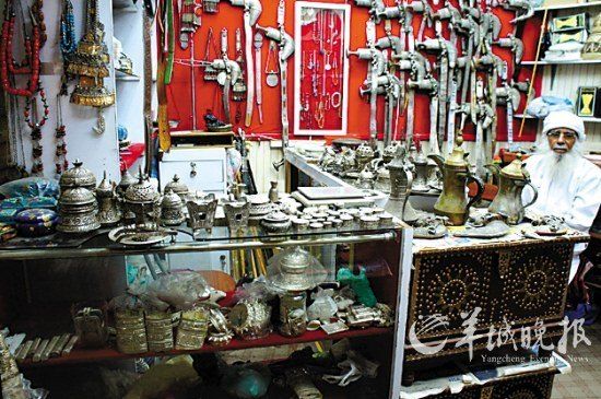阿曼弯刀是传统手工品 阿曼弯刀是传统手工品