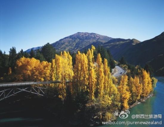 在去格林诺奇的路上,跨越瓦卡蒂普湖蓝色的等待 在去格林诺奇的路上,跨越瓦卡蒂普湖蓝色的等待