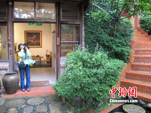 图为展示华陶窑的陶艺小屋 韩胜宝 摄 图为展示华陶窑的陶艺小屋 韩胜宝 摄