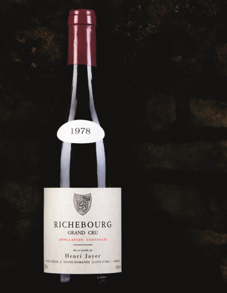 Richebourg Grand Cru 1978年 3瓶 估价： 港币400,000 - 500,000 1978年份：夏天阳光不多，秋季天气极佳。亨瑞‧贾耶称之为「非凡年份」，更指是他「酿制过最优秀的年份之一。无庸置疑，这是百年难得一见的珍酿。」