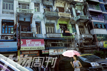 昔日英国殖民时期的建筑如今布满斑驳,这些建筑总能让人想起某部老电影里的画面 昔日英国殖民时期的建筑如今布满斑驳,这些建筑总能让人想起某部老电影里的画面