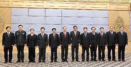 中国共产党杭州市第十一届常务委员会委员合影。 本报记者 林云龙 摄 中国共产党杭州市第十一届常务委员会委员合影。 本报记者 林云龙 摄