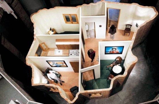 西班牙画廊Marta Cervera展示马德里艺术家Mateo Mate的行为装置录像《英雄行为》(2011年) 西班牙画廊Marta Cervera展示马德里艺术家Mateo Mate的行为装置录像《英雄行为》(2011年)
