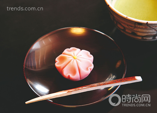 另一处赏樱的绝好去处便是龙安寺的镜容池畔 另一处赏樱的绝好去处便是龙安寺的镜容池畔