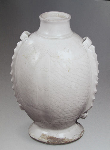 4.唐代河北邢窑双鱼壶 河北井陉县出土