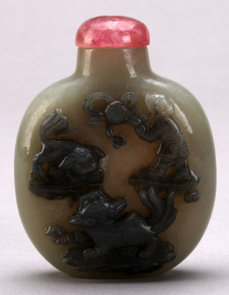 图12 清墨玉鼻烟壶