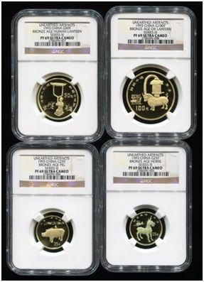 1993年出土文物青铜器第(3)组金币四枚一套(含1盎司、1/2盎司、2*1/4盎司、发行量:500套、原盒、带证书、NGC PF69) 1993年出土文物青铜器第(3)组金币四枚一套(含1盎司、1/2盎司、2*1/4盎司、发行量:500套、原盒、带证书、NGC PF69)