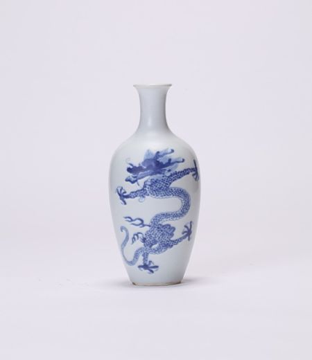 清康熙 青花龙纹莱菔瓶 H 20cm 清康熙 青花龙纹莱菔瓶 H 20cm