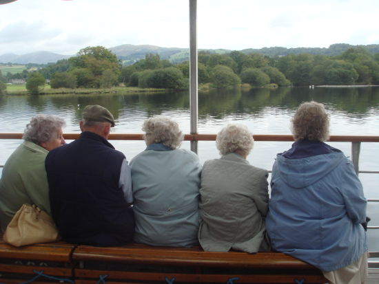 老年人与养老金的距离越来越远，英国人甚至开始忧心以后还能不能活到退休。