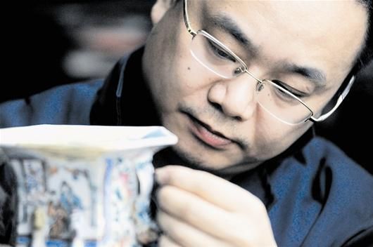 勾连历史与现实的手:古瓷修复师 勾连历史与现实的手:古瓷修复师