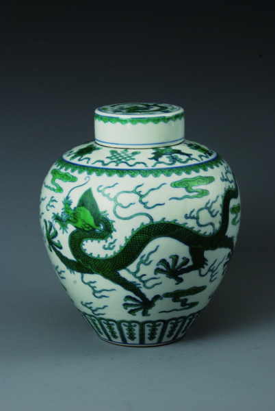 乾隆青花花鸟图八角条盘 乾隆青花花鸟图八角条盘