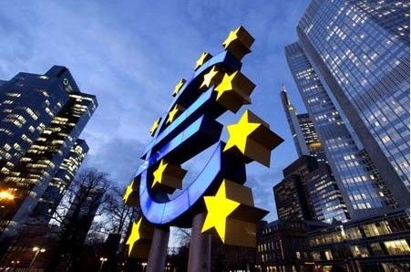 欧洲中央银行成为了首个对准备金收取负利率的主要央行，这在业界引起了轰动。