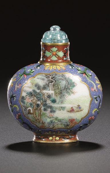 清乾隆传唐英作粉彩蓝地锦上添花山水图御题诗鼻烟壶 清乾隆传唐英作粉彩蓝地锦上添花山水图御题诗鼻烟壶