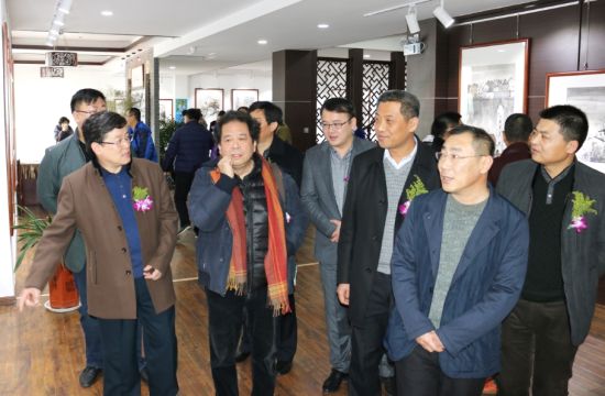 参观展览 参观展览