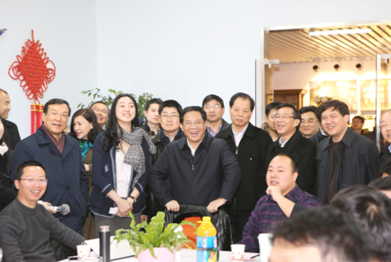 ��ͼΪ2015��2��26�գ���ǿʡ���ں��ݵ�������С���裬�봴���Ĳ�������CEO������
