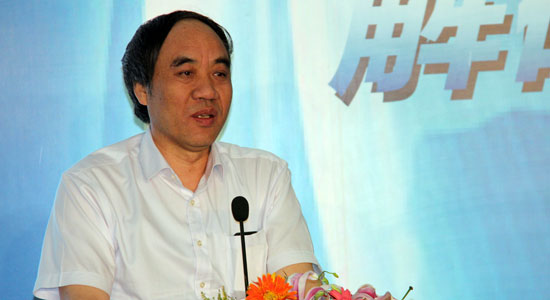 辜胜阻：北京想控制人口但不成功