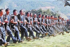 彝族火把节现场活动 彝族火把节现场活动