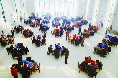洪泽湖大闸蟹杯全国掼蛋比赛现场。 洪泽湖大闸蟹杯全国掼蛋比赛现场。