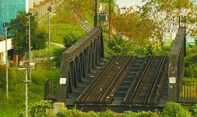 深圳罗湖桥见证中国变迁:高层批示文革不过此桥