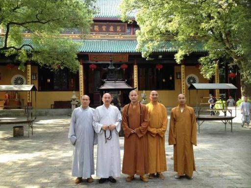 云居寺果坚法师参访无锡开原寺