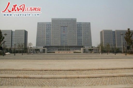 徐州市沛县政府办公楼外观。