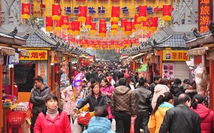 春满人间迎兔年 兔年年货兔味浓(图)