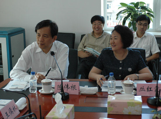 吉林省长王儒林到东北亚博览会秘书处视察指导工作