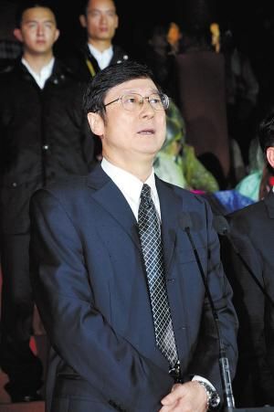 柳州:柳江燃激情 欢快向世界(组图)