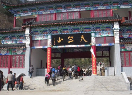 清明小长假 陕西天竺山旅游火爆 清明小长假 陕西天竺山旅游火爆