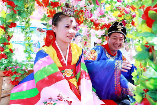 红旗民俗村:民俗婚礼 安图县候选景区:红旗朝鲜族民俗村(组图)