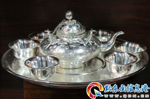 凯里“一节一会”:民间工艺美术大师与苗族银饰的碰撞
