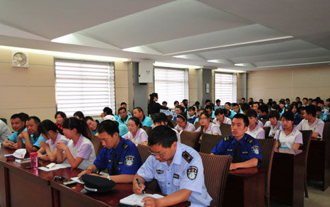 培训现场 华山景区举行礼仪培训提升服务形象(组图)