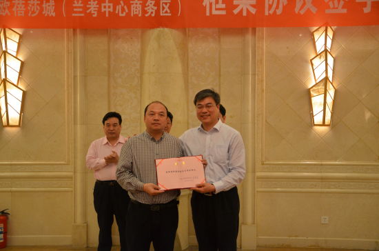 “招商红娘”杨建国 杨建国:招商引资是个技术活