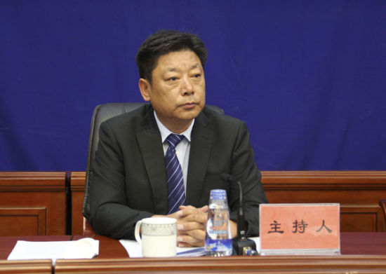 西藏自治区党委宣传部副部长、区人民政府新闻办公室主任晋美旺措主持发布会 2014年林芝生产总值完成92.86亿元