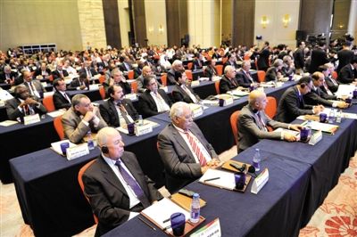 来自中国和阿拉伯国家的大学校长汇聚银川,相互分享创新与共同发展的成功经验。 教育纽带连接中阿友谊