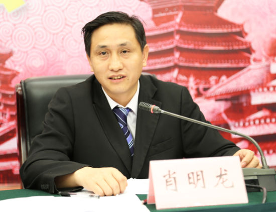 州人民政府副州长肖明龙回答记者提问 黔东南苗族侗族自治州建州60周年新闻发布会在贵阳举行